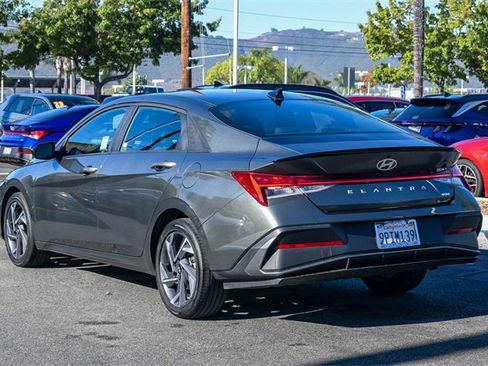 Certified 2025 Hyundai Elantra SEL image 8