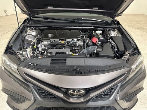 Used 2021 Toyota Camry SE image 14