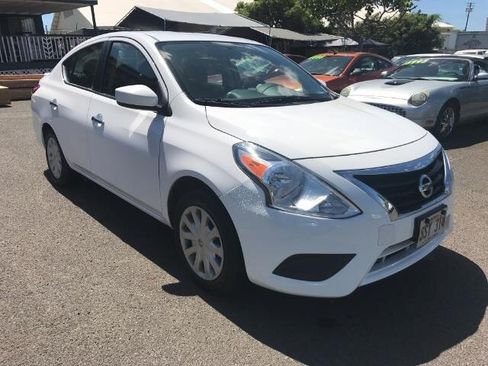 Used 2016 Nissan Versa SV FWD image 4
