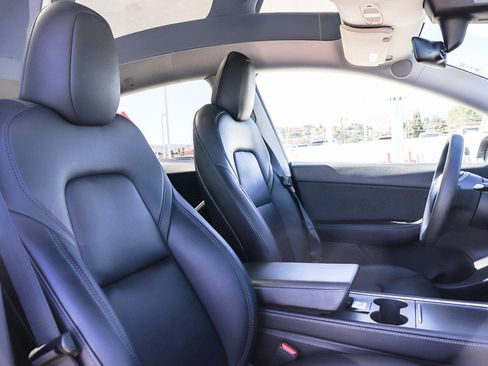 Used 2022 Tesla Model Y Long Range AWD/4WD image 17