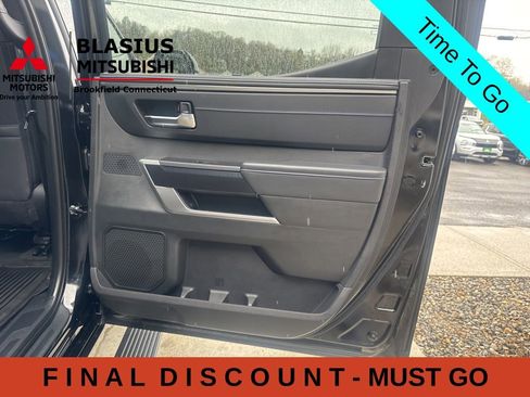 Used 2024 Toyota Tundra Platinum AWD/4WD image 44