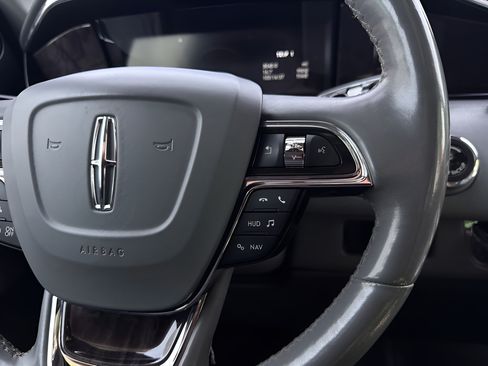 Used 2019 Lincoln Navigator Reserve AWD/4WD image 13
