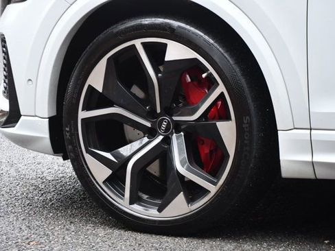 Used 2020 Audi RS Q8 w/ Carbon Optic Package image 25