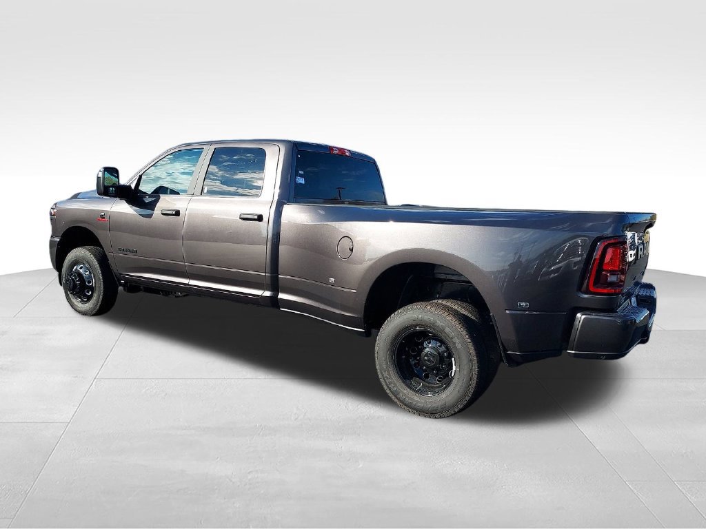 New 2027 RAM 3500 Big Horn w/ Night Edition AWD/4WD image 3