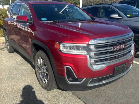 Used 2023 GMC Acadia SLT image 1