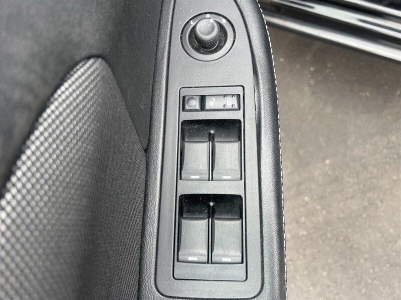 Used 2012 Dodge Avenger SXT FWD image 16