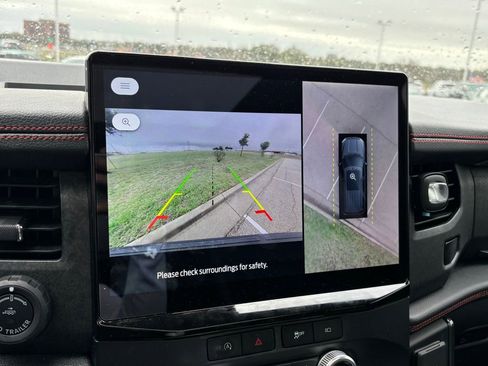 Used 2023 Ford Expedition Limited image 11