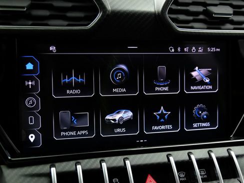 Used 2023 Lamborghini Urus Performante AWD/4WD image 41