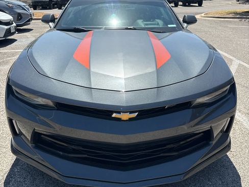 Used 2017 Chevrolet Camaro LT RWD image 4