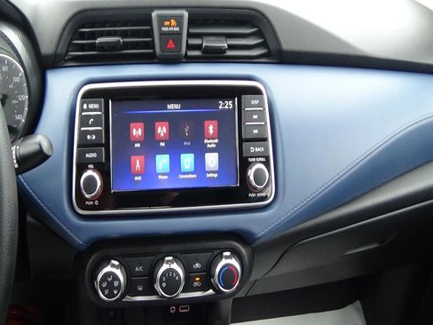 Used 2025 Nissan Versa SV FWD image 22