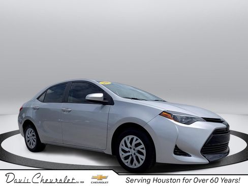 Used 2018 Toyota Corolla LE FWD image 1