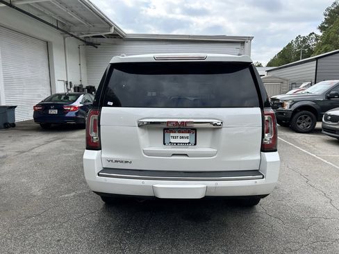 Used 2019 GMC Yukon Denali w/ Denali Ultimate Package image 3