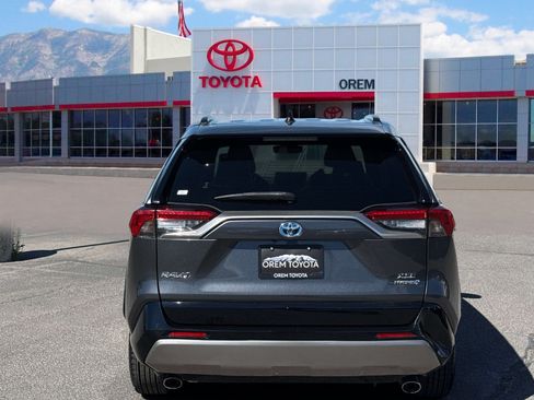 Used 2022 Toyota RAV4 XSE AWD/4WD image 4