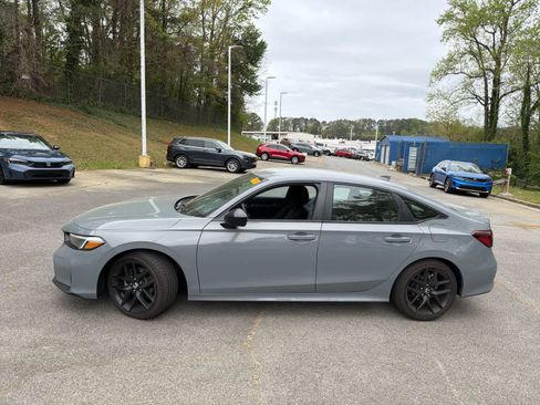 Used 2025 Honda Civic Sport image 6