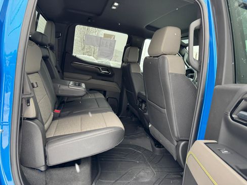 Used 2024 Chevrolet Silverado 1500 ZR2 w/ Technology Package image 46