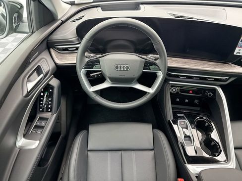 Used 2025 Audi Q5 Premium Plus AWD/4WD image 11