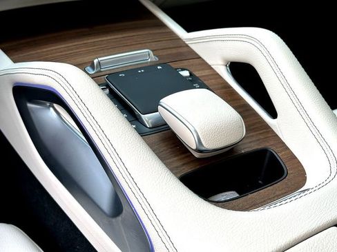 Used 2024 Mercedes-Benz GLE 350 4MATIC image 17