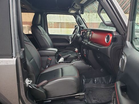 Used 2018 Jeep Wrangler Rubicon AWD/4WD image 14