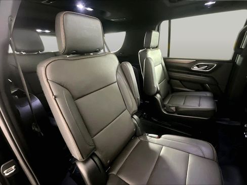 Used 2023 Chevrolet Suburban High Country RWD image 19
