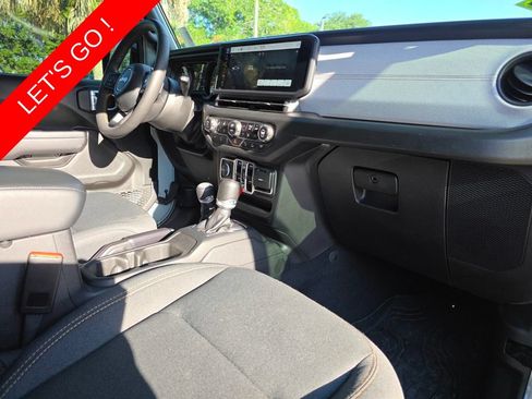 Used 2024 Jeep Wrangler Unlimited Sport AWD/4WD image 13