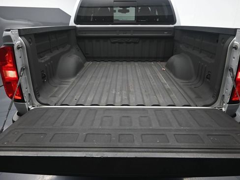 Used 2019 Chevrolet Colorado ZR2 image 34