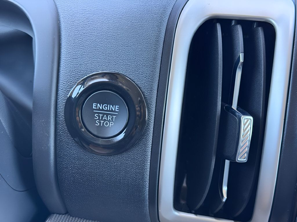 Used 2025 Ford Expedition Max Active RWD image 30