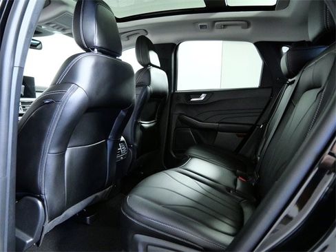 Certified 2025 Ford Escape Platinum w/ Premium Technology Package image 14