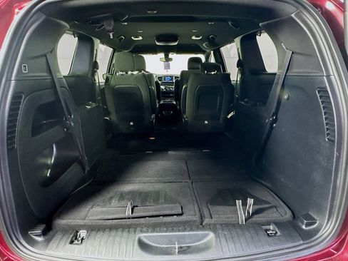 Used 2020 Chrysler Pacifica Touring w/ S Appearance Package image 31