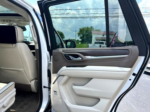 Used 2021 GMC Yukon Denali w/ Denali Premium Package image 26