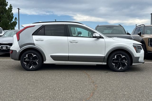 New 2026 Kia Niro Wave w/ Wave Preserve Package FWD image 3