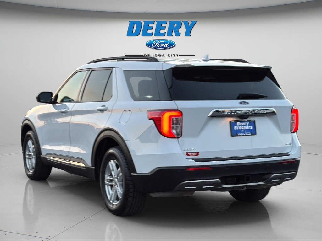 Used 2020 Ford Explorer XLT w/ Equipment Group 202A AWD/4WD image 8
