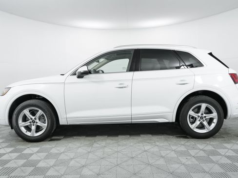 Certified 2023 Audi Q5 2.0T Premium w/ Convenience Package image 4
