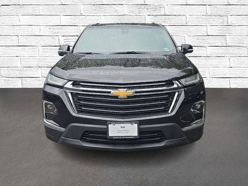 Used 2023 Chevrolet Traverse LT image 3