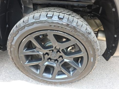 Used 2021 RAM 1500 Laramie AWD/4WD image 36