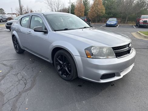 Used 2014 Dodge Avenger SE w/ Blacktop Package image 9