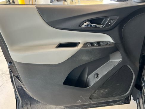 Used 2021 Chevrolet Equinox LT image 12