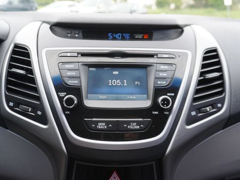 Used 2015 Hyundai Elantra SE w/ Option Group 02 FWD image 19
