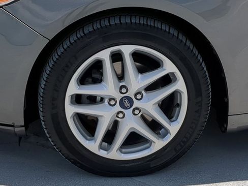 Used 2013 Ford Fusion SE FWD image 29