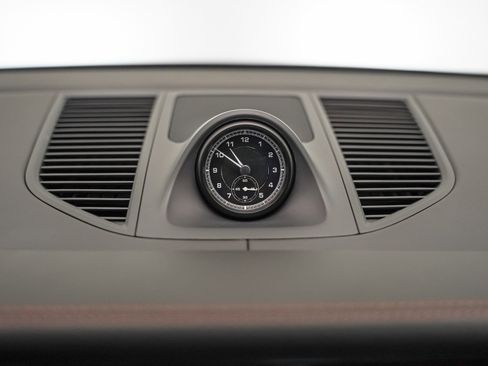 Certified 2025 Porsche Macan image 21