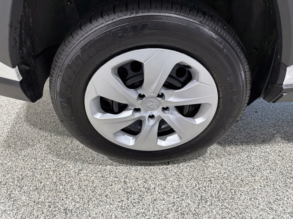 Certified 2024 Toyota RAV4 LE AWD/4WD image 22