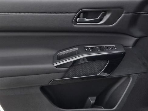 New 2026 Nissan Pathfinder SV FWD image 17