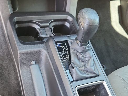 Used 2021 Toyota Tacoma SR AWD/4WD image 21