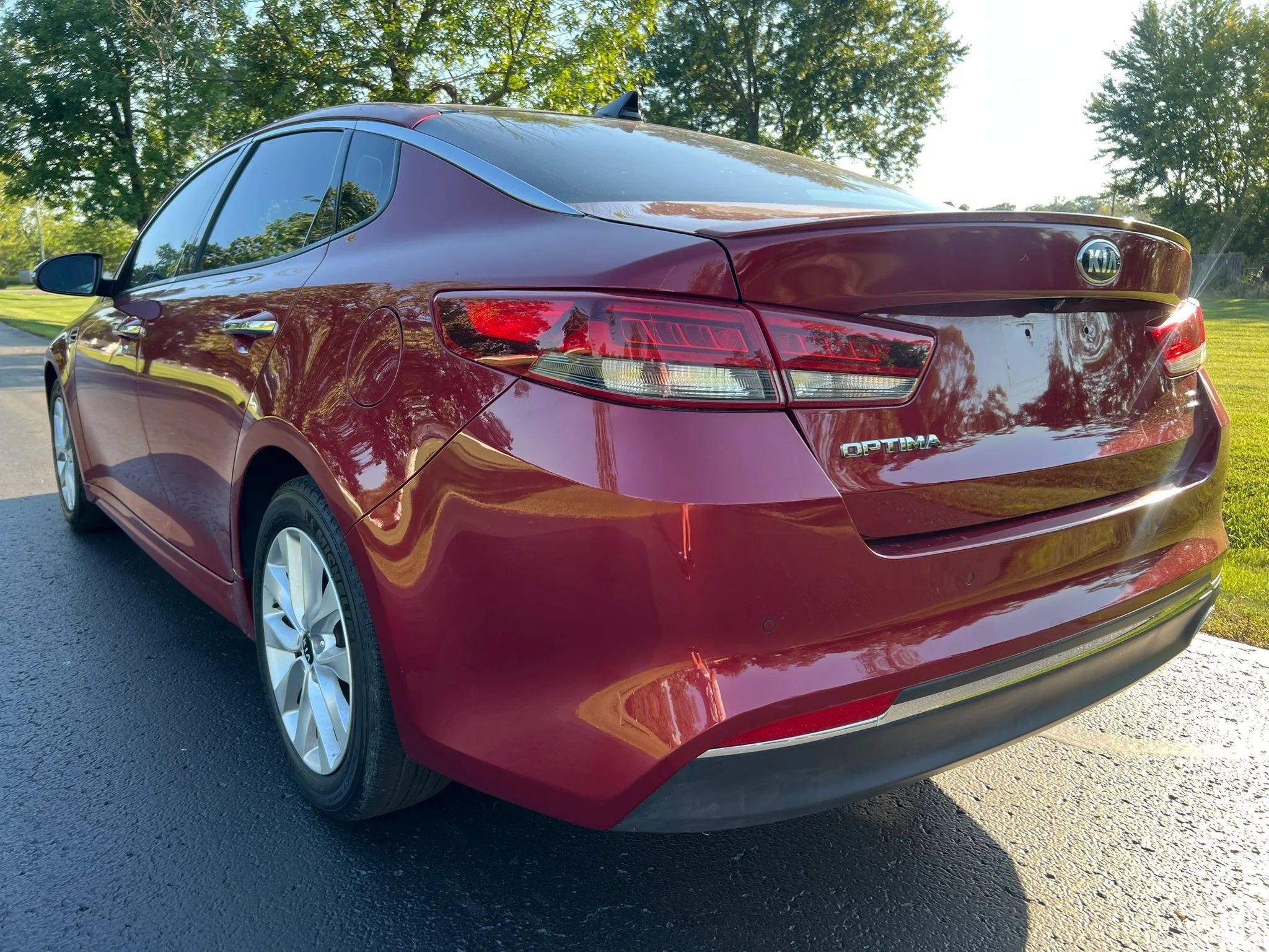 Used 2018 Kia Optima S w/ Panoramic Sunroof Package FWD image 7