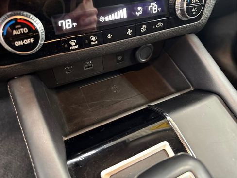 Used 2024 Mitsubishi Outlander SE image 44