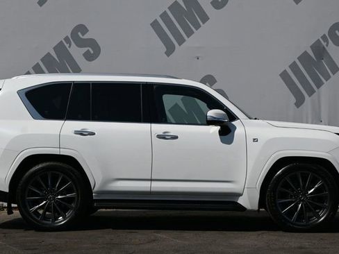 Used 2024 Lexus LX 600 F Sport image 4