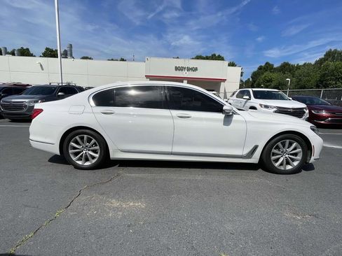 Used 2019 BMW 750i xDrive w/ Executive Package AWD/4WD image 25