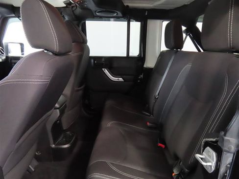 Used 2013 Jeep Wrangler Unlimited Rubicon w/ Connectivity Group AWD/4WD image 24