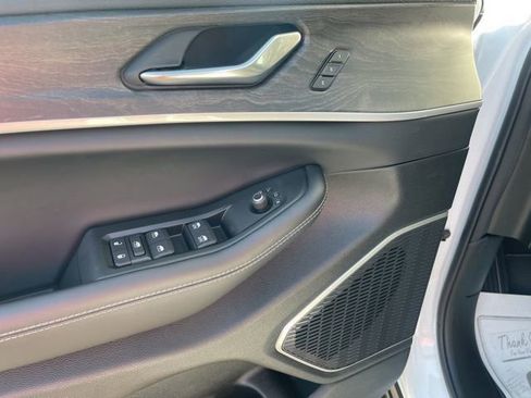 New 2026 Jeep Grand Cherokee L Limited w/ Limited Altitude Package AWD/4WD image 16