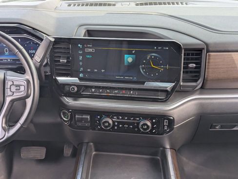 Used 2024 Chevrolet Silverado 3500 High Country w/ High Country Premium Package image 17