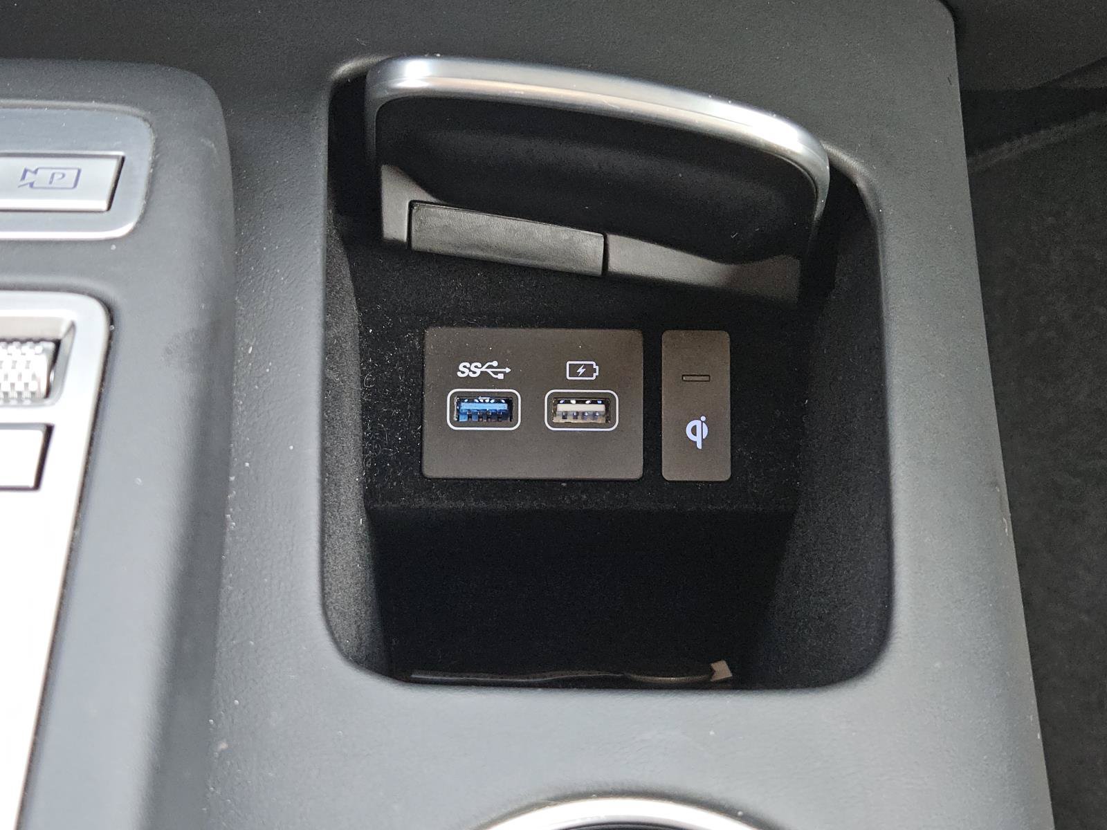 Used 2025 Genesis GV70 2.5T AWD/4WD image 17